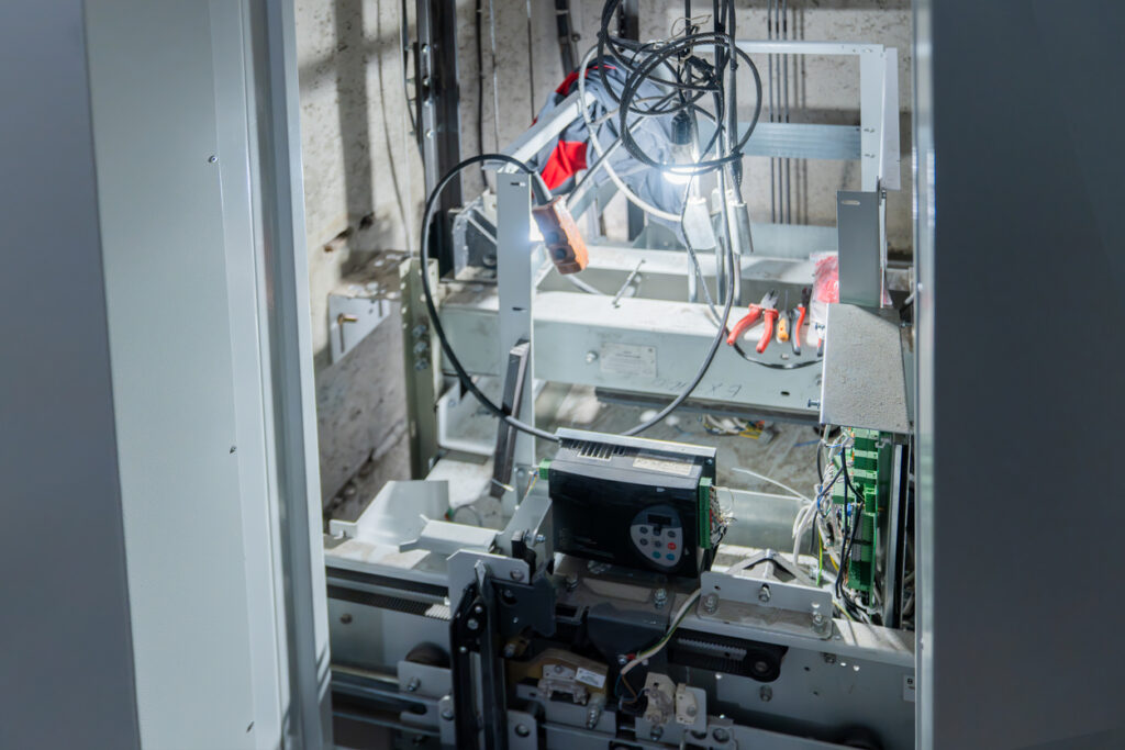 Guida alla manutenzione degli ascensori a milano